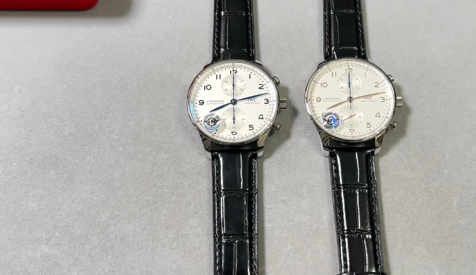 Варианты IWC Portuguese Chrono Две версии реплики IWC Portuguese Chrono с белым циферблатом