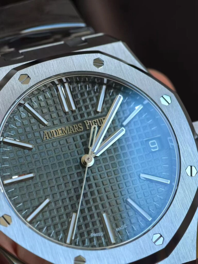 Реплика AP 15510 VS Реплика AP 15510 VS Factory с зелёным циферблатом