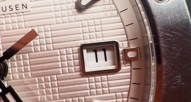 Окно даты IWC Ingenieur от V7