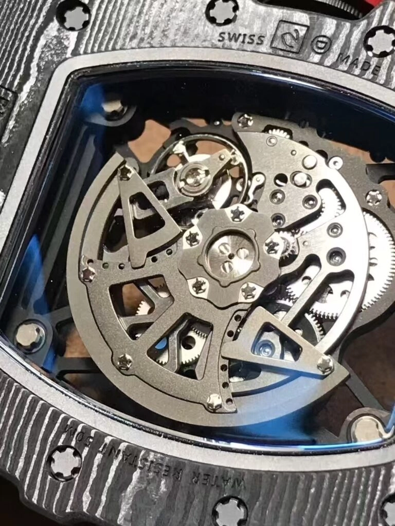 Новый механизм RMAL1 со свободным балансом