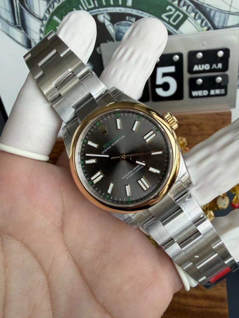 Реплика Rolex Oyster Perpetual в серо-зелёном исполнении