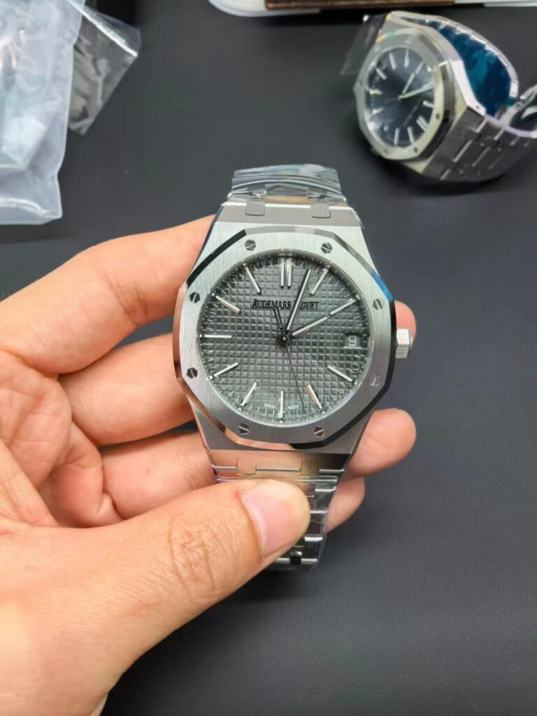 Зелёная версия Audemars Piguet 15510 Реплика Audemars Piguet 15510 с зелёным циферблатом