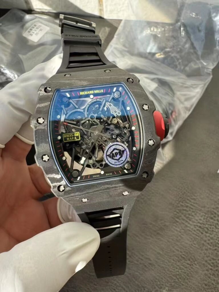 Чёрная карбоновая реплика Richard Mille