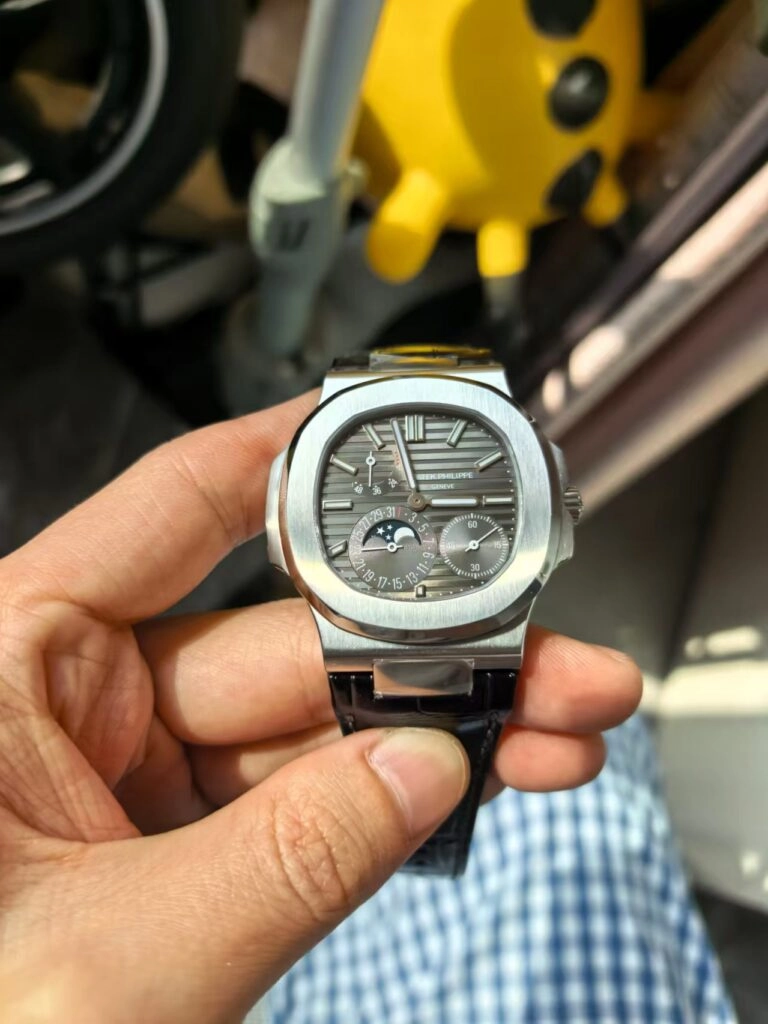 Реплика Patek Philippe 5712G Серая реплика Patek Philippe 5712G