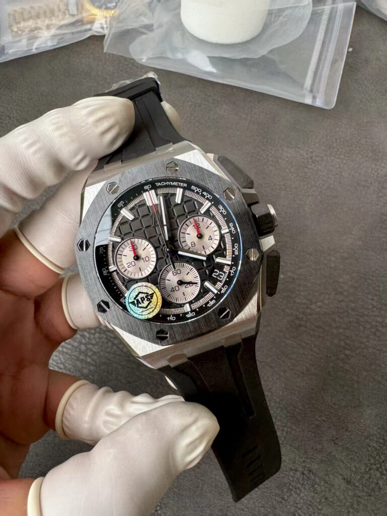Чёрная керамика Audemars Piguet 26420 Audemars Piguet 26420 с чёрными керамическими элементами