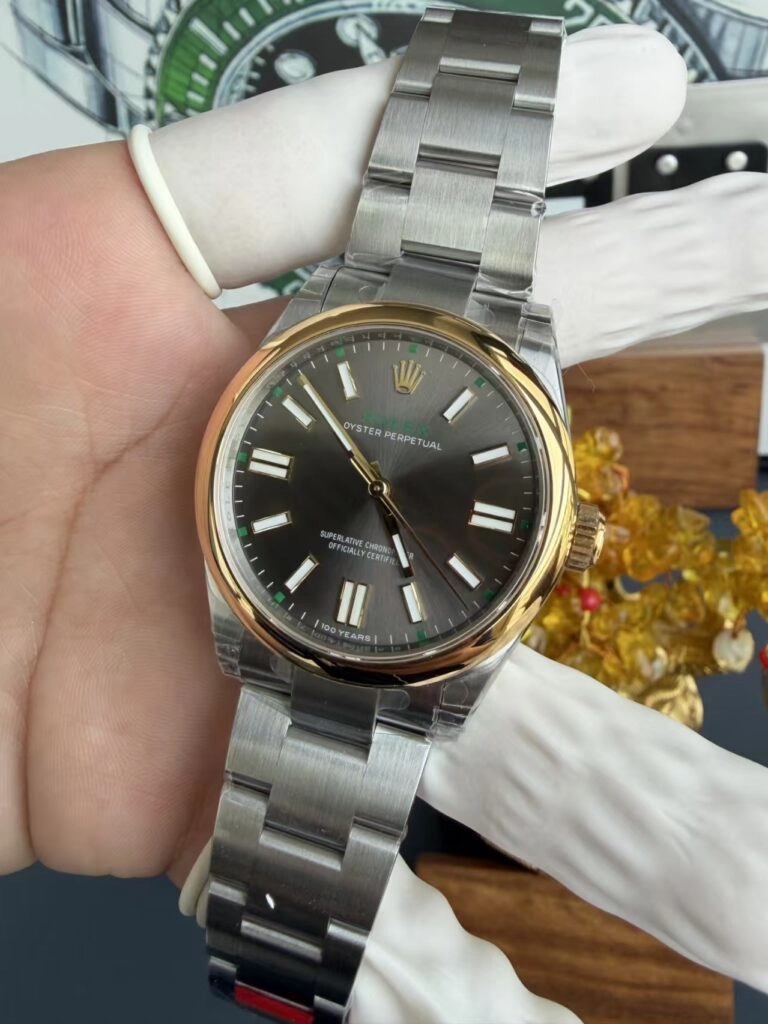 Золотистая реплика Rolex Oyster Perpetual