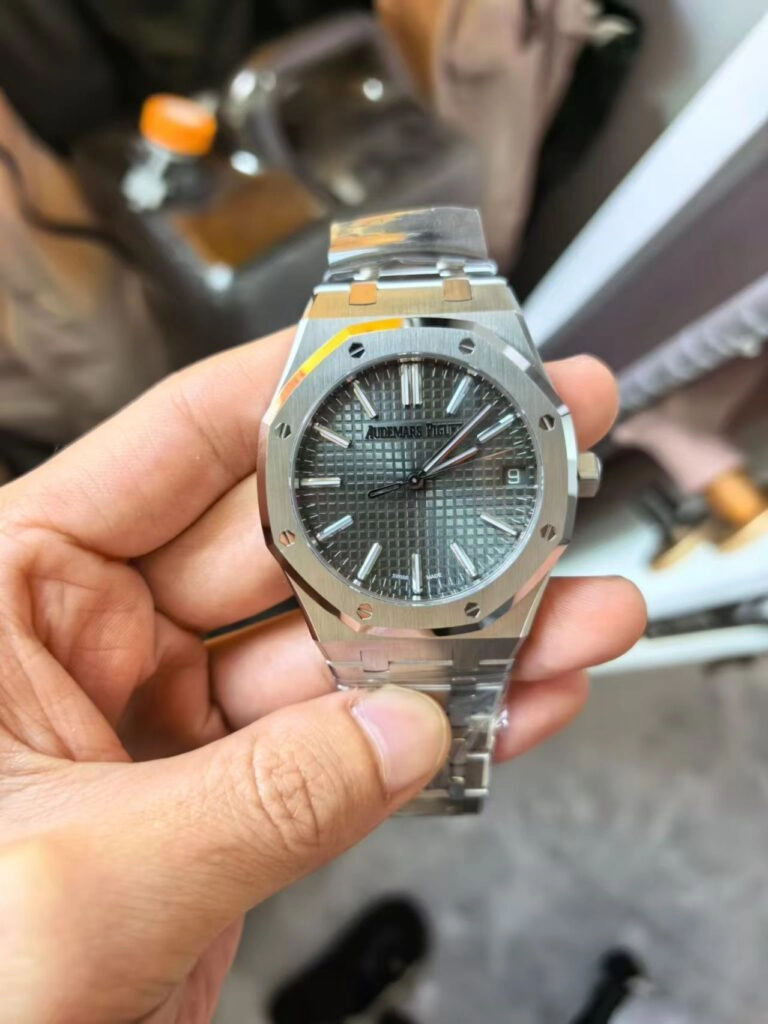 AP 15510 производства VS AP 15510 производства VS Factory с зелёным циферблатом