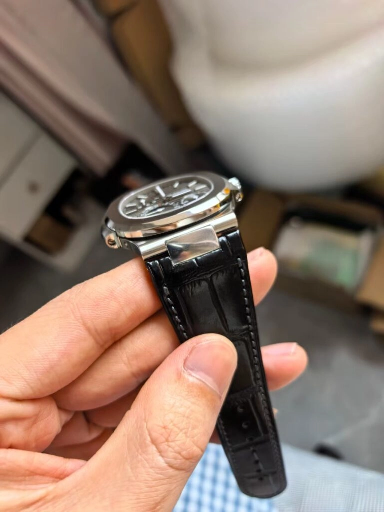 Серая версия PPF 5712G Реплика Patek Philippe 5712G с серым циферблатом