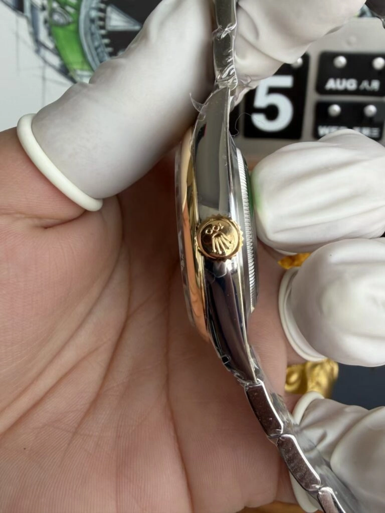 Заводная головка юбилейного Rolex Oyster Perpetual