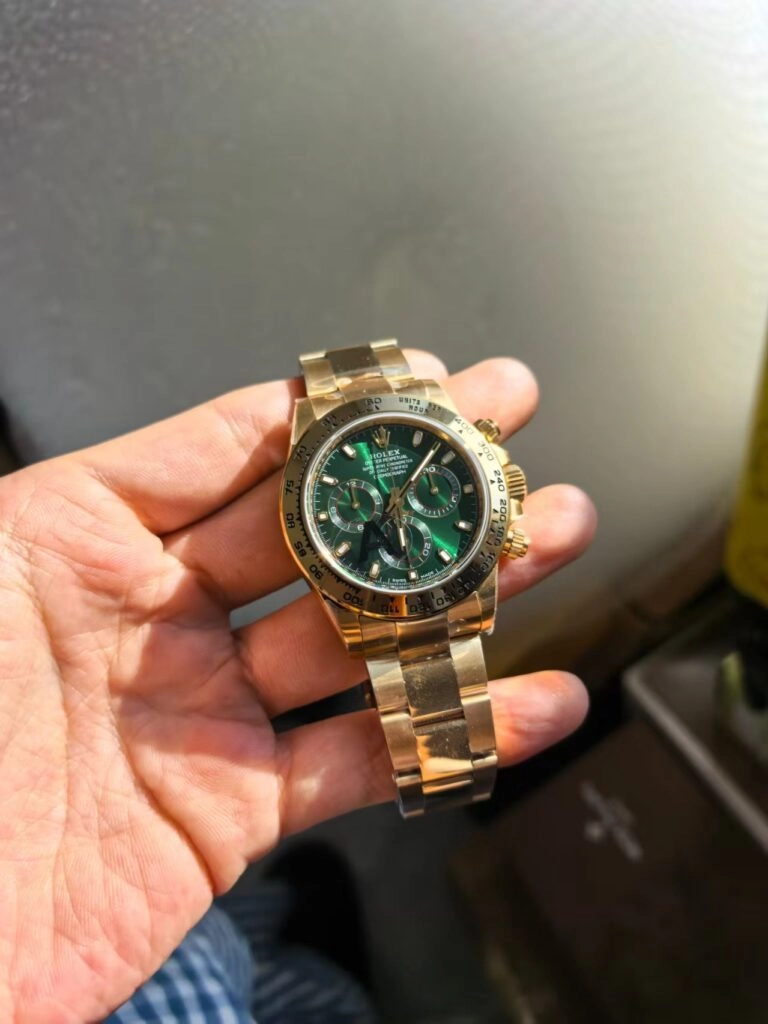 Реплика Rolex Daytona VS Factory из жёлтого золота с зелёным циферблатом