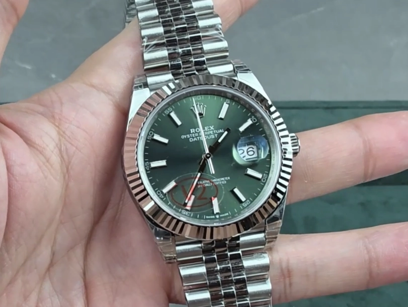Зелёный VS Datejust II V2