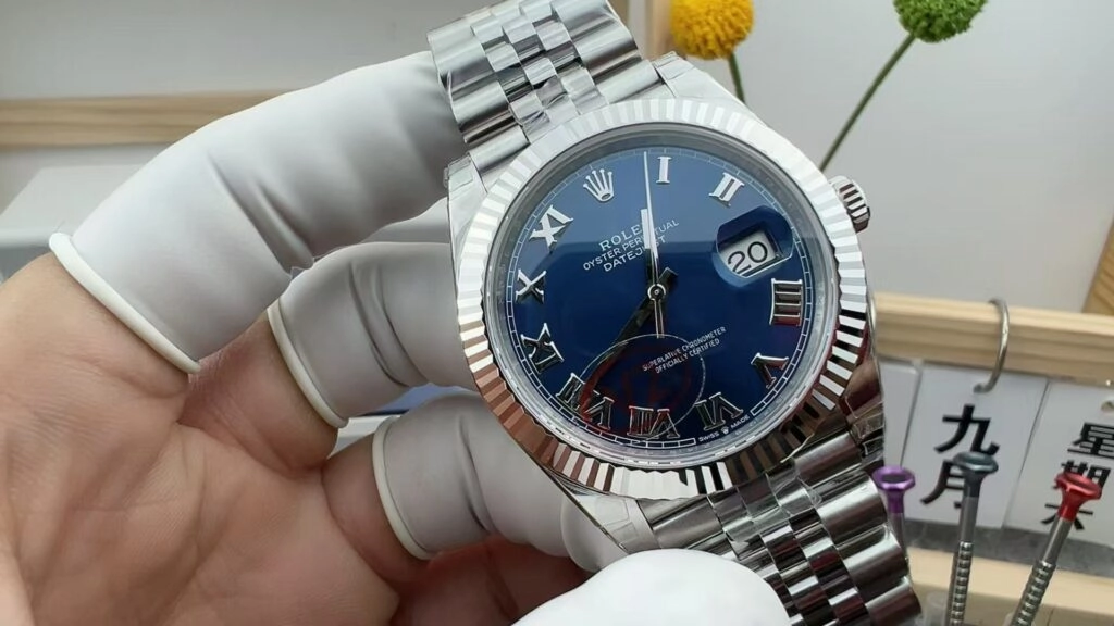Синий VS Datejust V2 с римскими цифрами VS Datejust V2 с римскими цифрами и синим циферблатом