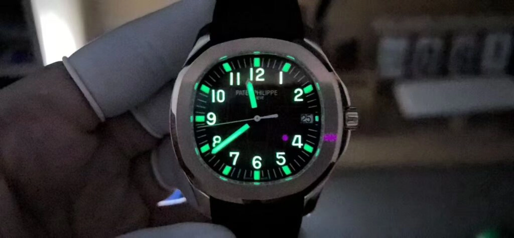 Aquanaut предполагаемого производства RC Экземпляр Patek Philippe Aquanaut, приписываемый RC Factory