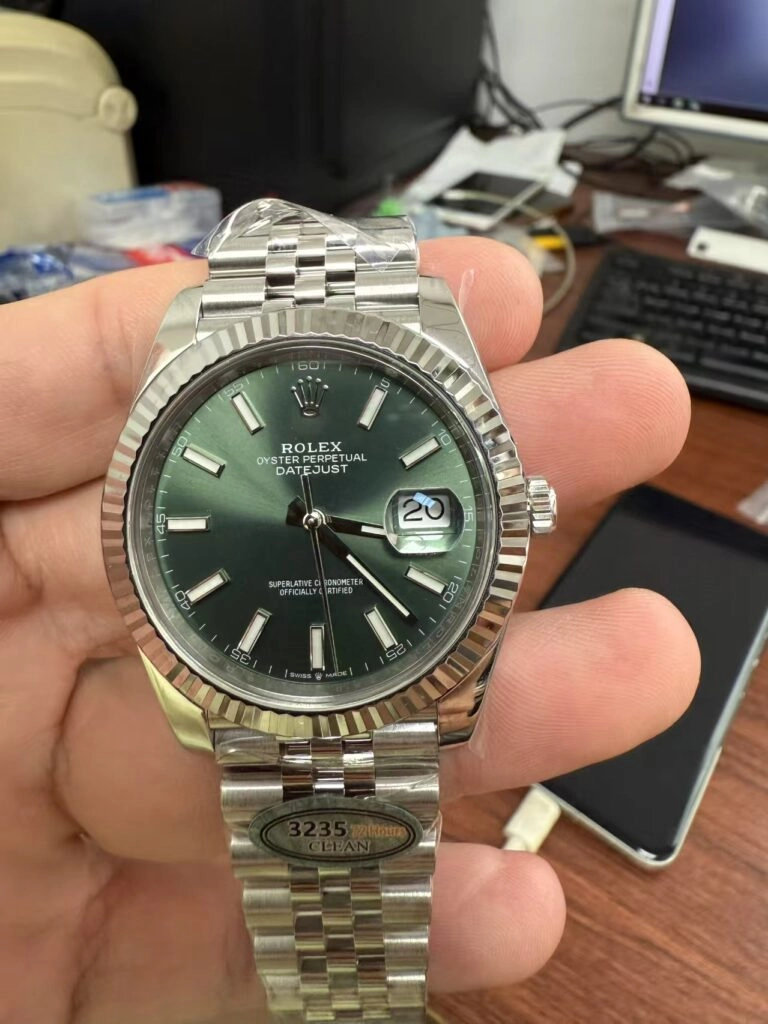 Datejust Clean Factory с зелёным циферблатом