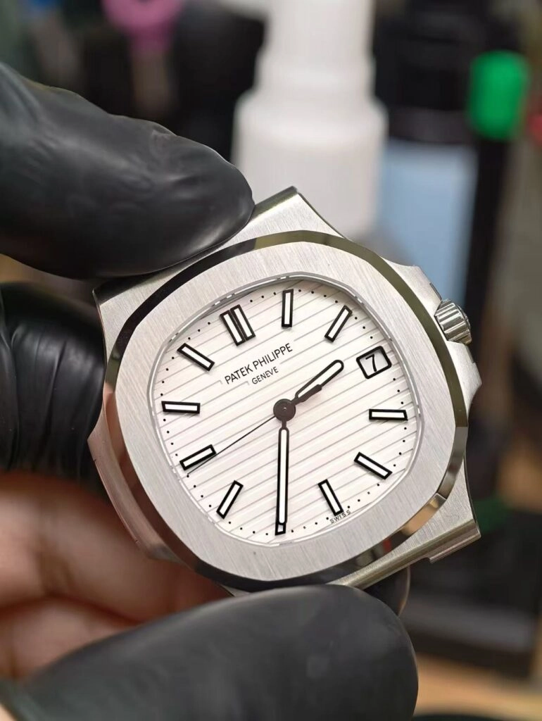 Patek Philippe Nautilus 5711 Реплика Patek Philippe Nautilus 5711 индивидуального изготовления
