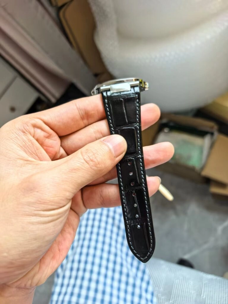Черный ремешок Patek Philippe 5712G Patek Philippe 5712G с черным кожаным ремешком
