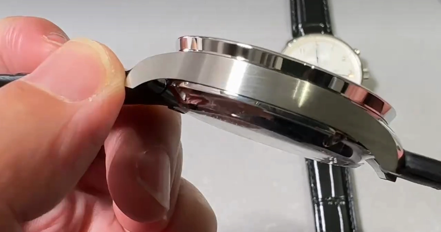 Отделка корпуса Portuguese Chrono Полированная кромка безеля и сатинированная боковая поверхность корпуса IWC Portuguese Chrono