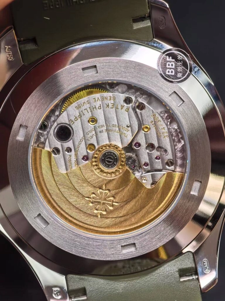 Глубокие гравировки на механизме Aquanaut от BBF