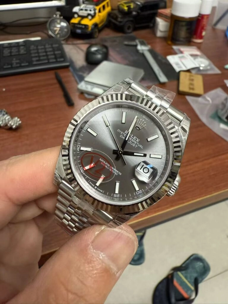 Серый VS Datejust V2 VS Datejust V2, серый циферблат