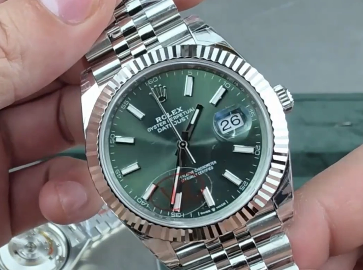 Безель зелёного VS Datejust II V2