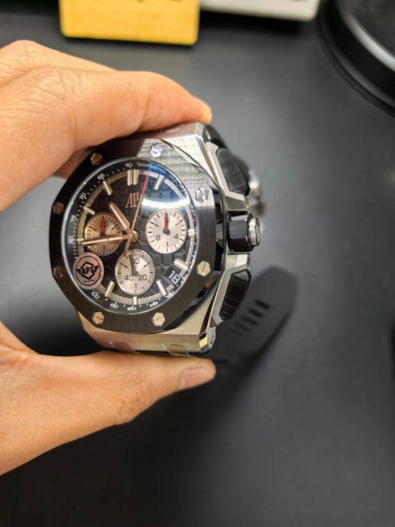 Антибликовое покрытие стекла 26420 Стекло Audemars Piguet 26420 с синим антибликовым покрытием