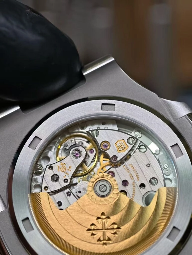 Реплика Nautilus 5711 Пример реплики Nautilus 5711 индивидуального изготовления