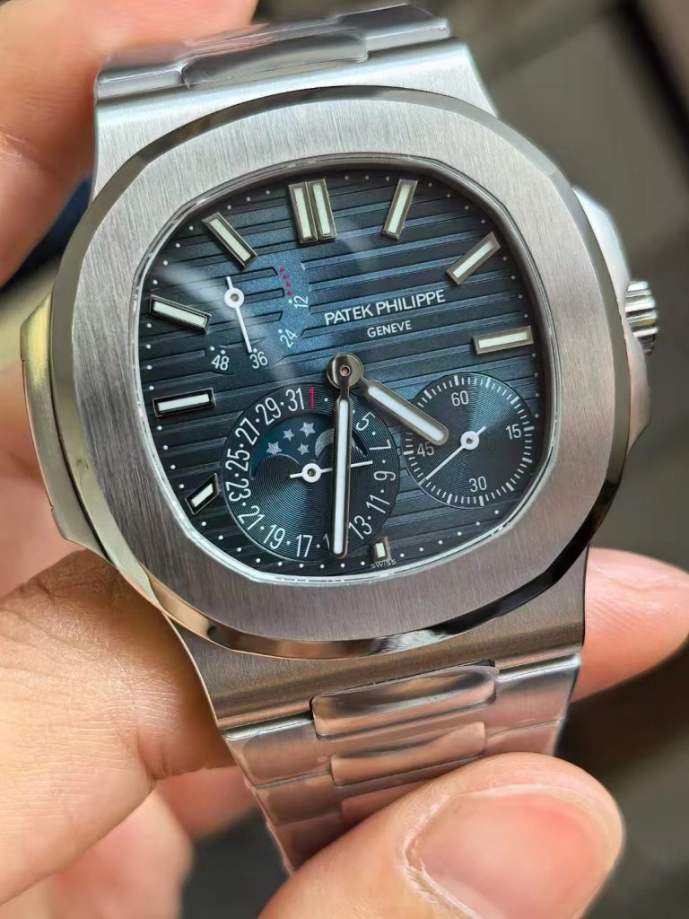 Крупный план циферблата PPF 5712