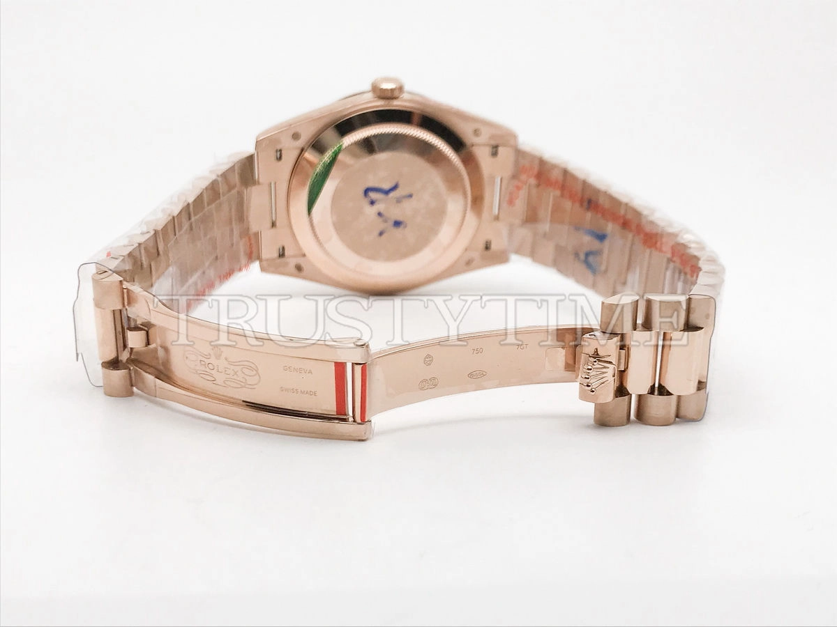 Копия часов Rolex Day-Date 40mm 228235-0005