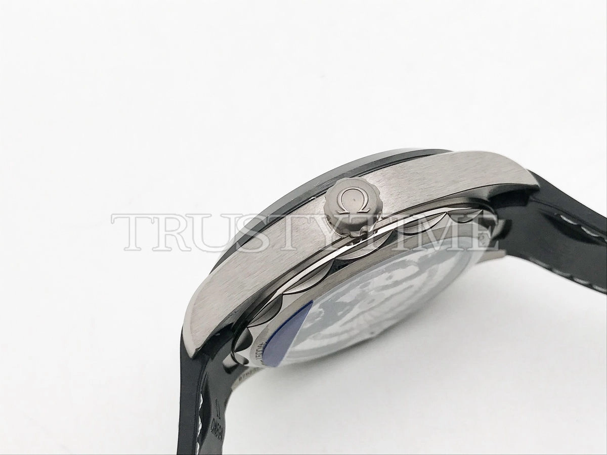 Копия часов Omega Seamaster Aqua Terra Co-axial Master Chronometer GMT Worldtimer 43mm 220.92.43.22.99.001