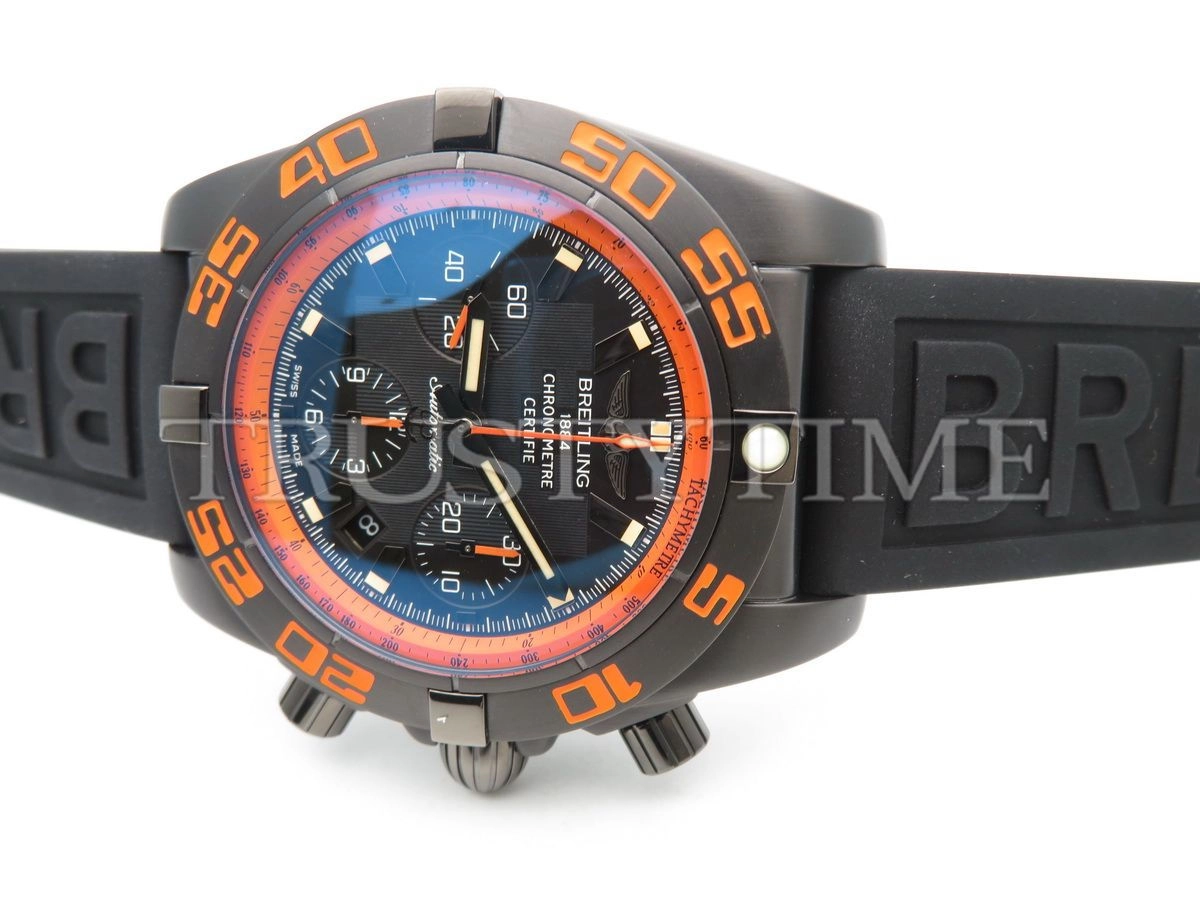 Копия часов Breitling Chronomat Raven 44 MB0111C2/BD07/153S/M20DSA.2