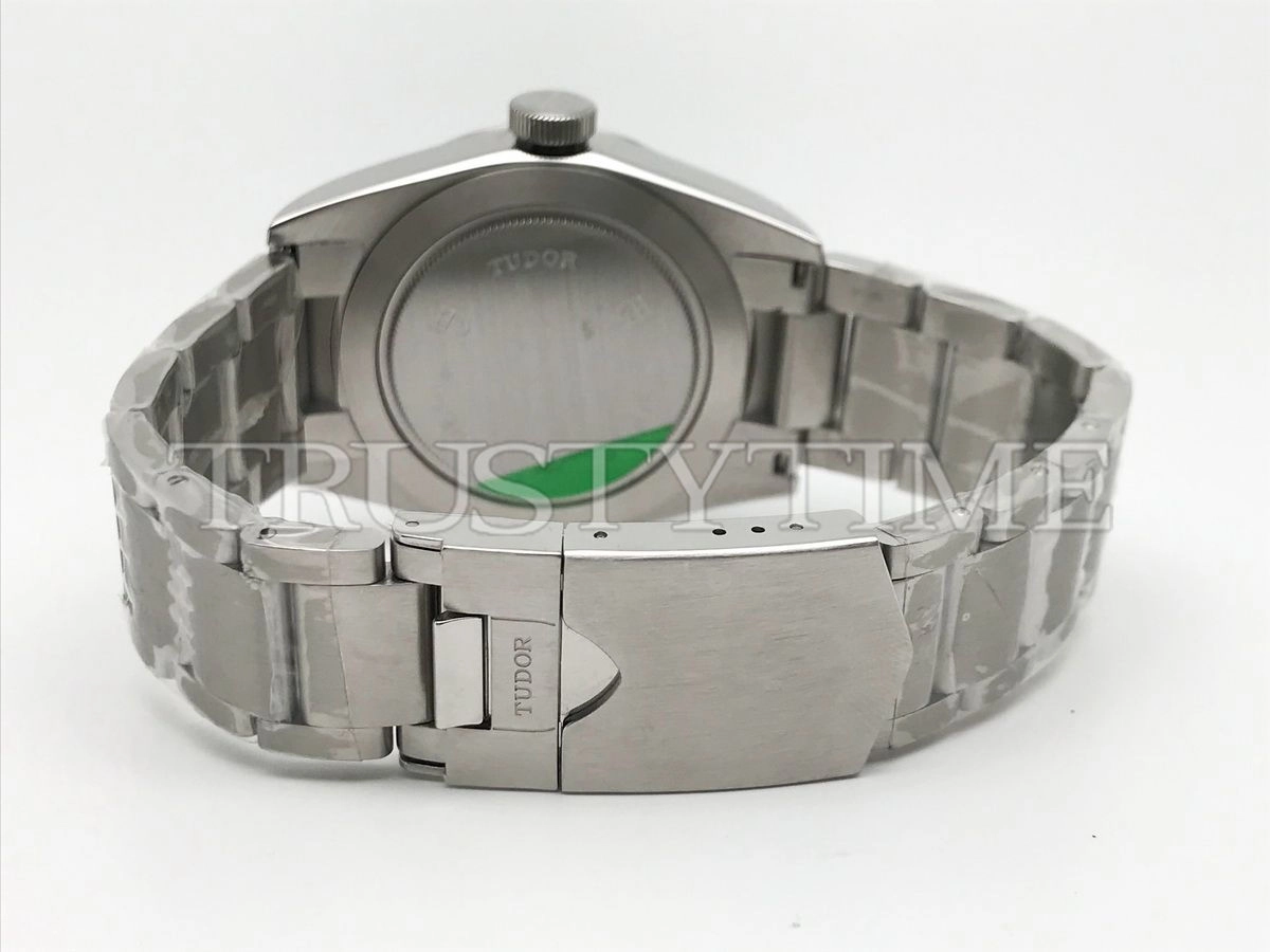 Копия часов Tudor Heritage Black Bay 41mm M79540-0001
