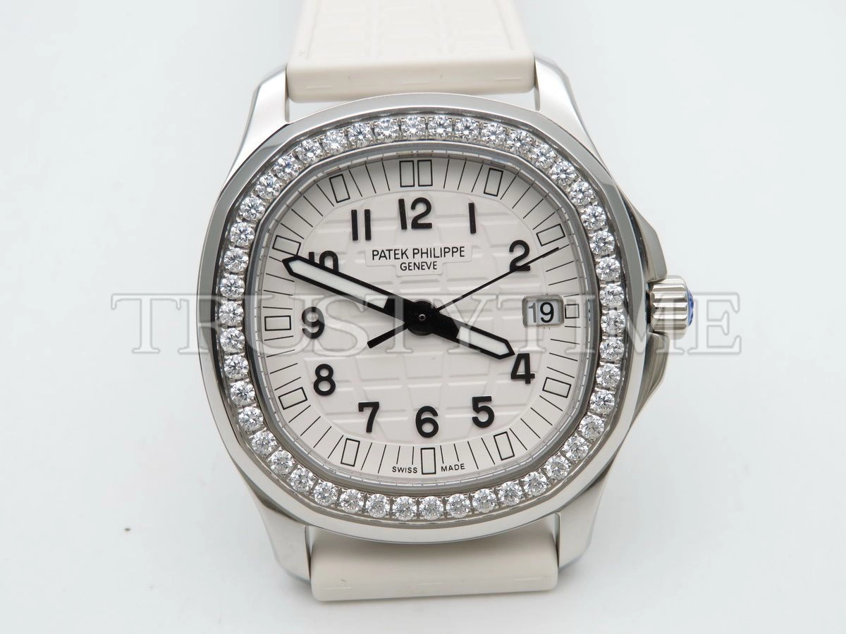 Копия часов Patek Philippe Aquanaut Quartz Ladies 35mm 5067A-024
