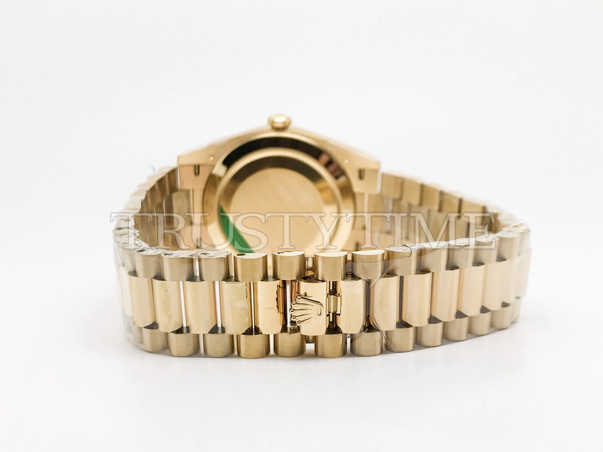 Копия часов Rolex Day-Date 40mm 228238-0069