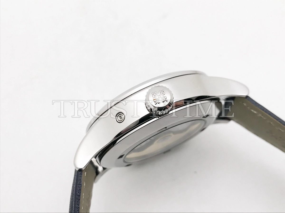 Копия часов Patek Philippe Calatrava Pilot Travel Time 42mm 7234G-001