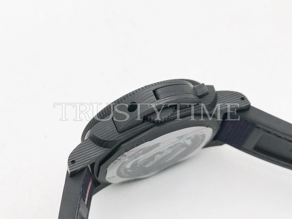 Копия часов Panerai Submersible Luna Rossa Carbotech™ 42mm  PAM01563