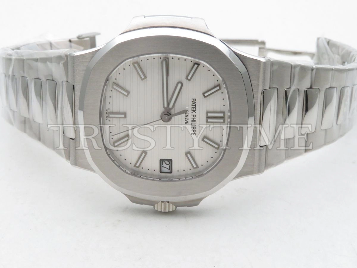 Копия часов Patek Philippe Nautilus 40mm 5711/1A-011