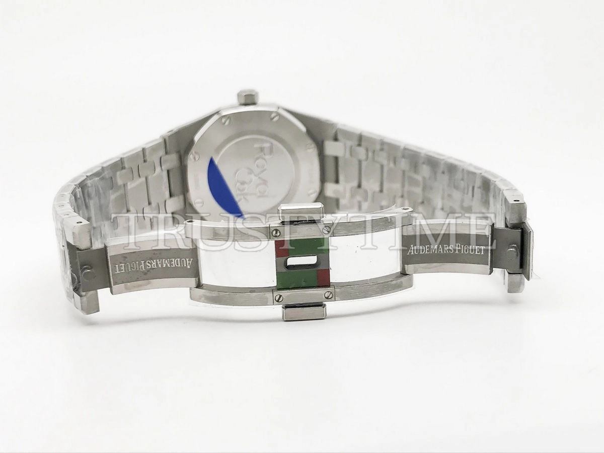 Копия часов Audemars Piguet Royal Oak Ladies 33mm 67651ST.ZZ.1261ST.01