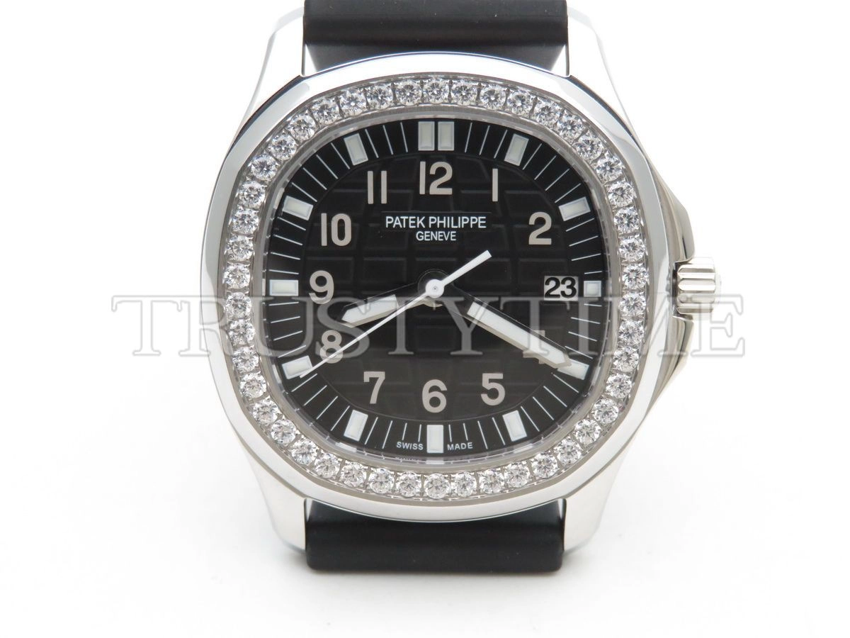 Копия часов Patek Philippe Aquanaut Quartz Ladies 35mm 5067A-001