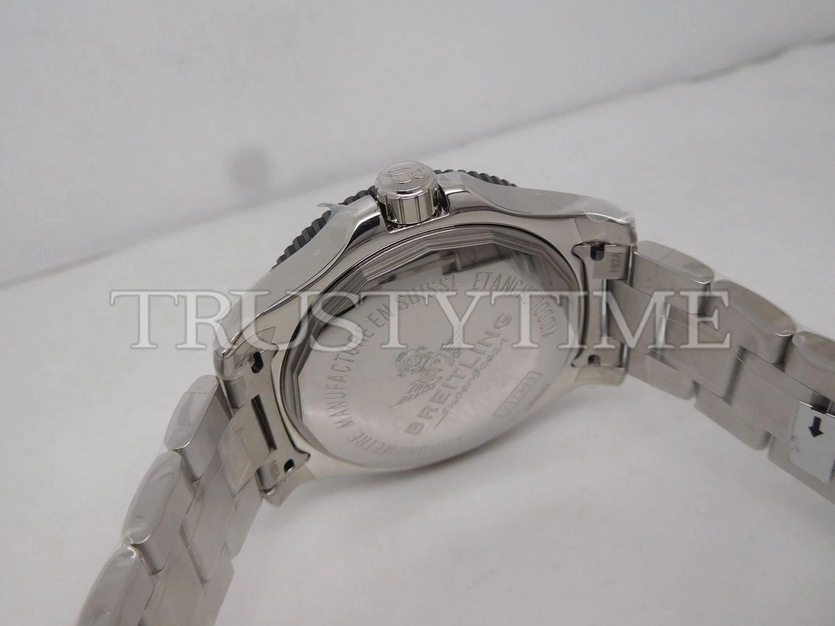 Копия часов Breitling Superocean Volcano 44 Y17393101B1A1