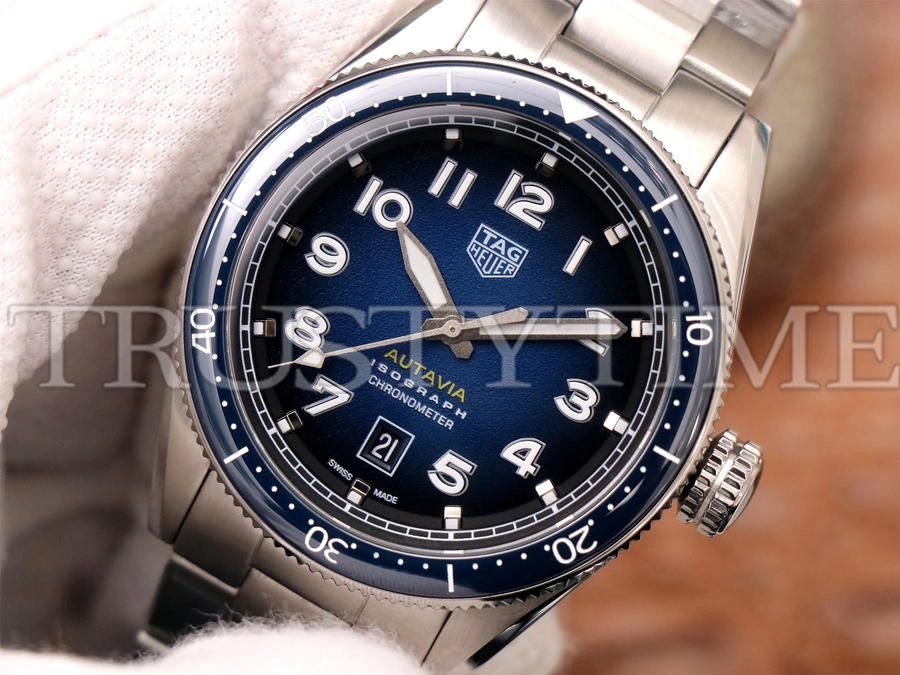 Копия часов Tag Heuer Autavia Isograph Calibre 5 42mm WBE5116.EB0173