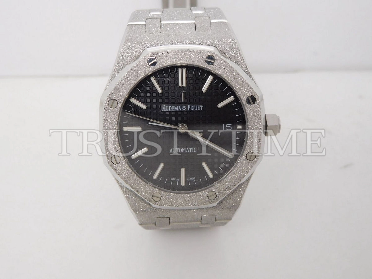 Копия часов Audemars Piguet Royal Oak Frosted 37mm 15454BC.GG.1259BC.03