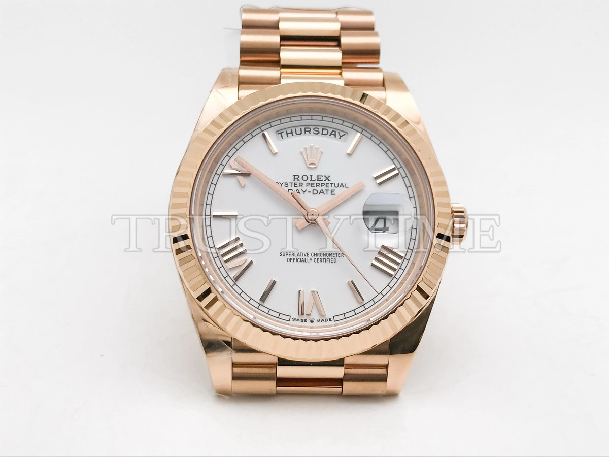 Копия часов Rolex Day-Date 40mm 228235-0032