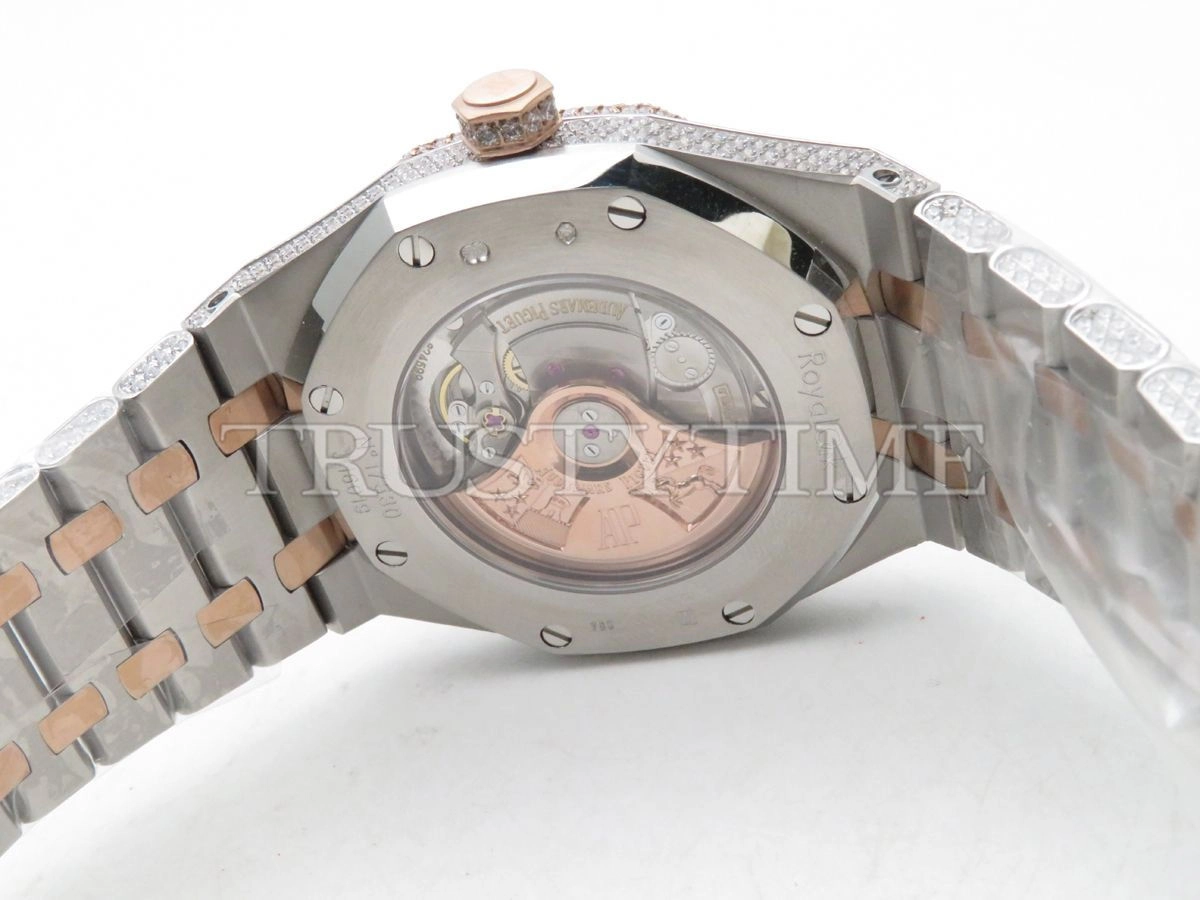 Копия часов Audemars Piguet Royal Oak 15400 Full Diamond