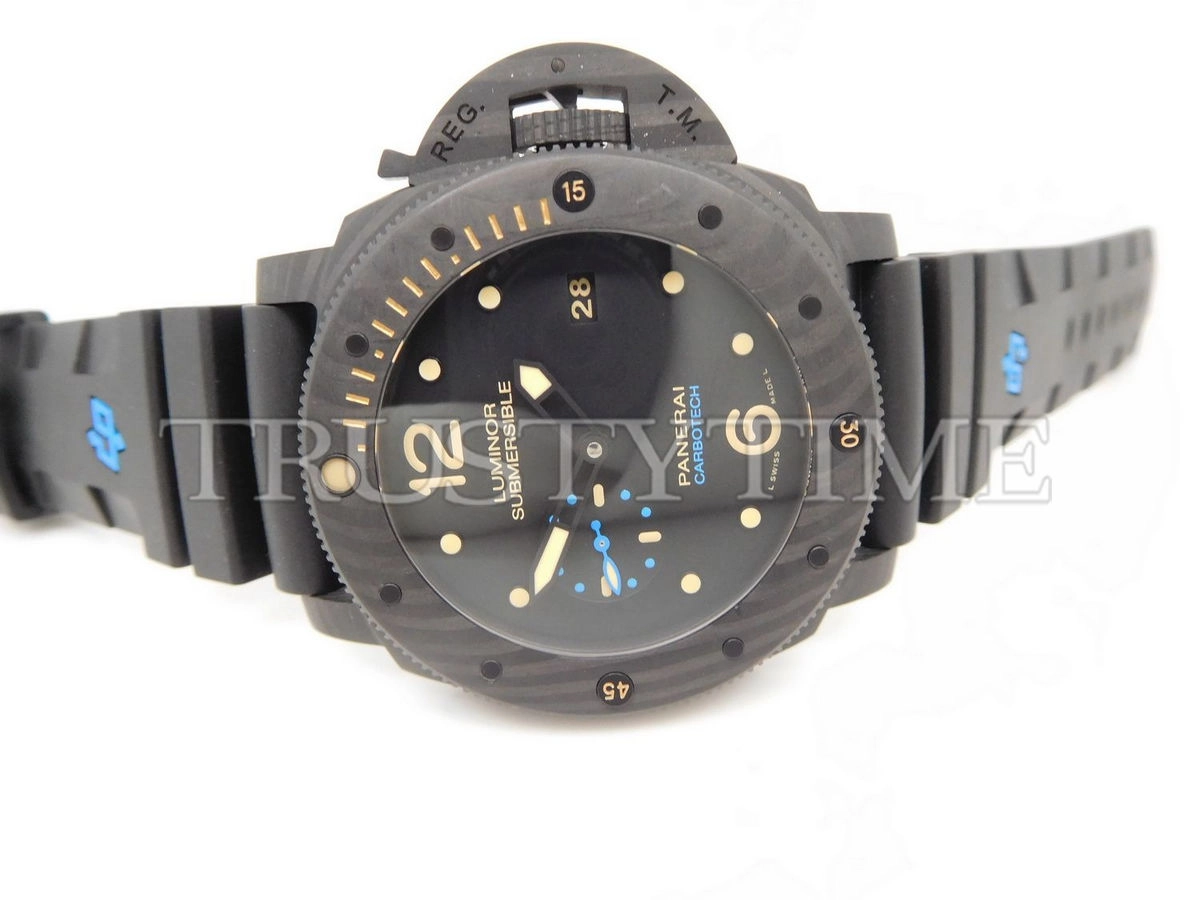 Копия часов Panerai Luminor Submersible 3 Days Automatic Carbotech 47mm PAM00616
