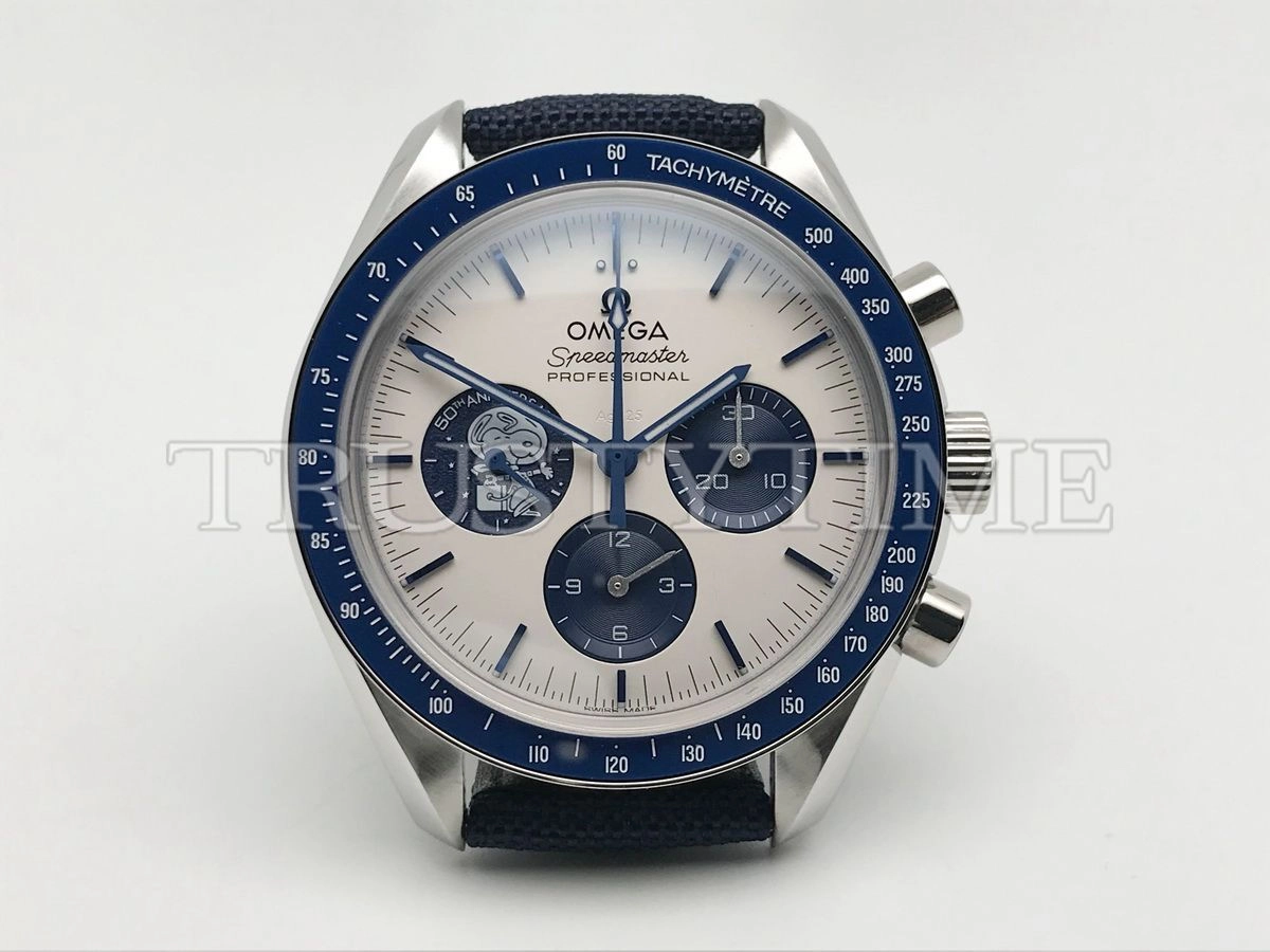 Копия часов Omega Speedmaster Anniversary Series Silver Snoopy Award 42mm 310.32.42.50.02.001