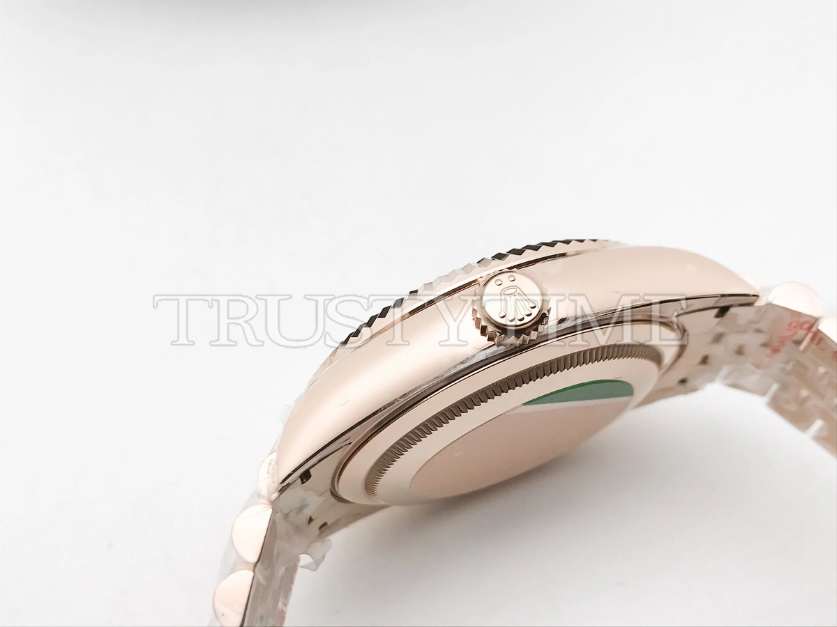 Копия часов Rolex Sky-Dweller 42mm 336935-0005