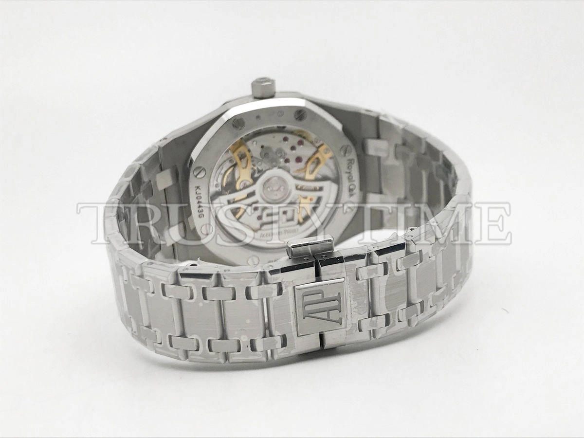 Копия часов Audemars Piguet Royal Oak “Jumbo” Extra-Thin Platinum and Smoked Green Dial 15202PT.OO.1240PT.01