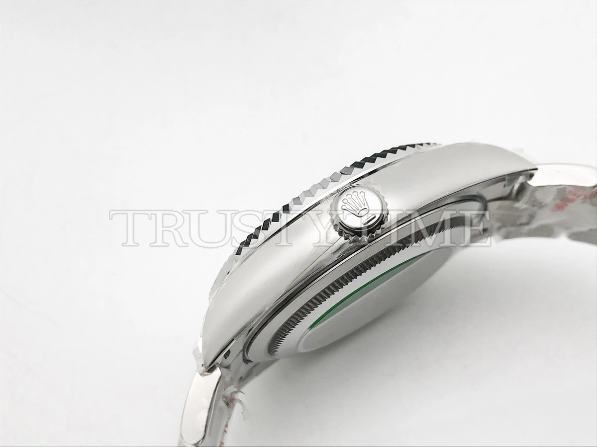 Копия часов Rolex Sky-Dweller 42mm 336934-0003