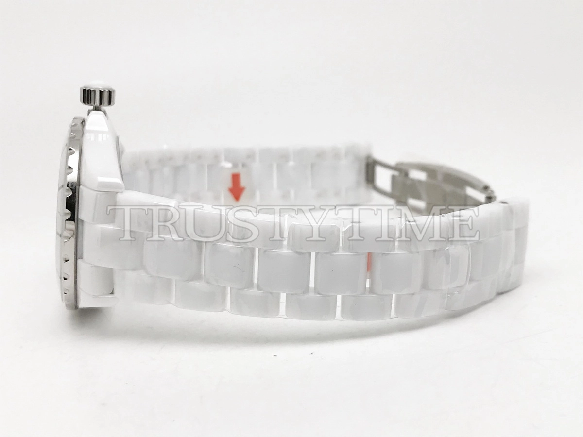 Копия часов Chanel J-12 White Mother-Of-Pearl And Diamond Dial 38 H2423