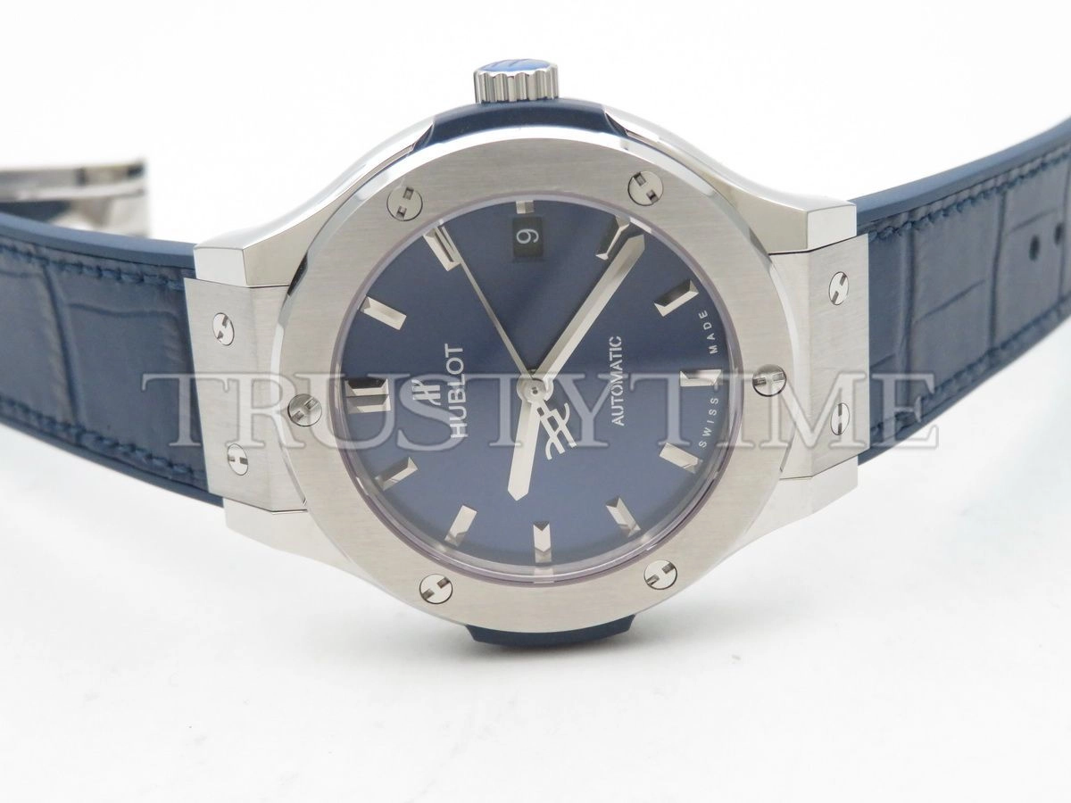 Копия часов Hublot Classic Fusion 38mm 565.NX.7170.LR
